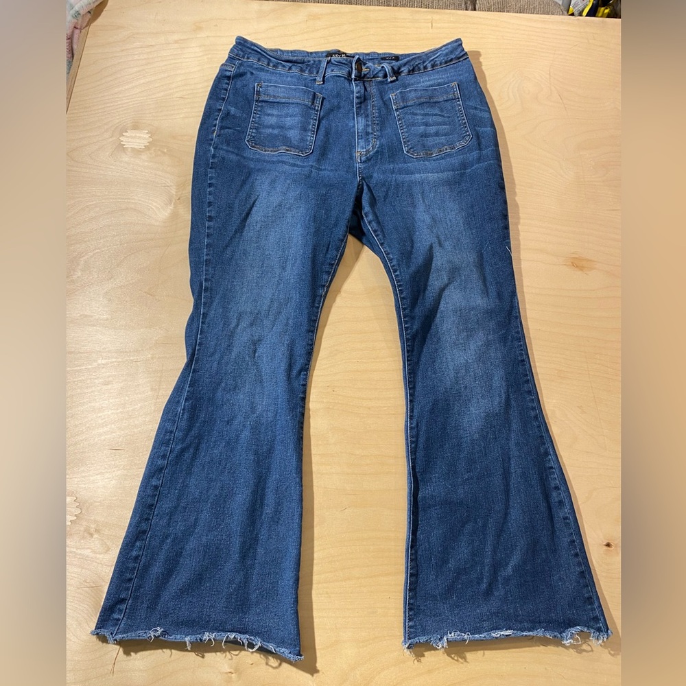 Judy Blue Flare Fit Jeans 18 W (KM)